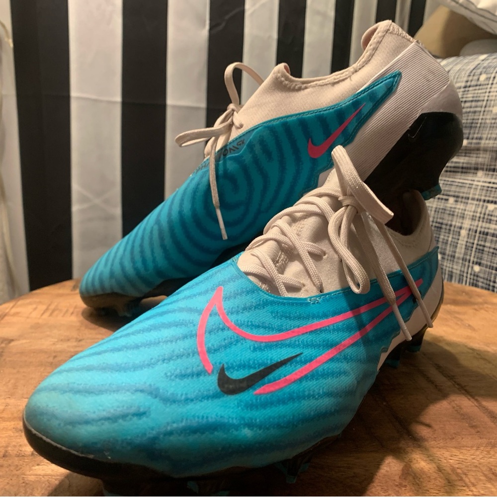 Nike Men’s Phantom GX Soccer Cleats